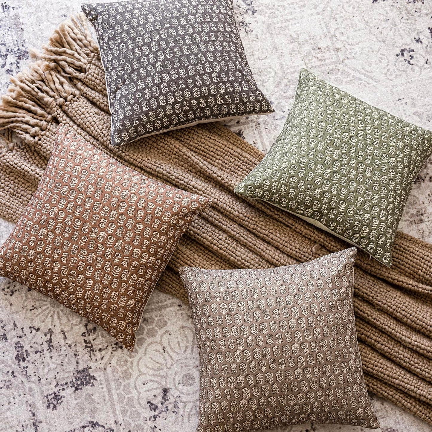 Foindtower Set of 2 Decorative Neutral Floral Print Throw Pillow Covers Vintage Farmhouse Cushion Covers Boho Home Decor for Sofa Chair Couch Bedroom Living Room Outdoor,18×18 Inch,Light Orange Brown