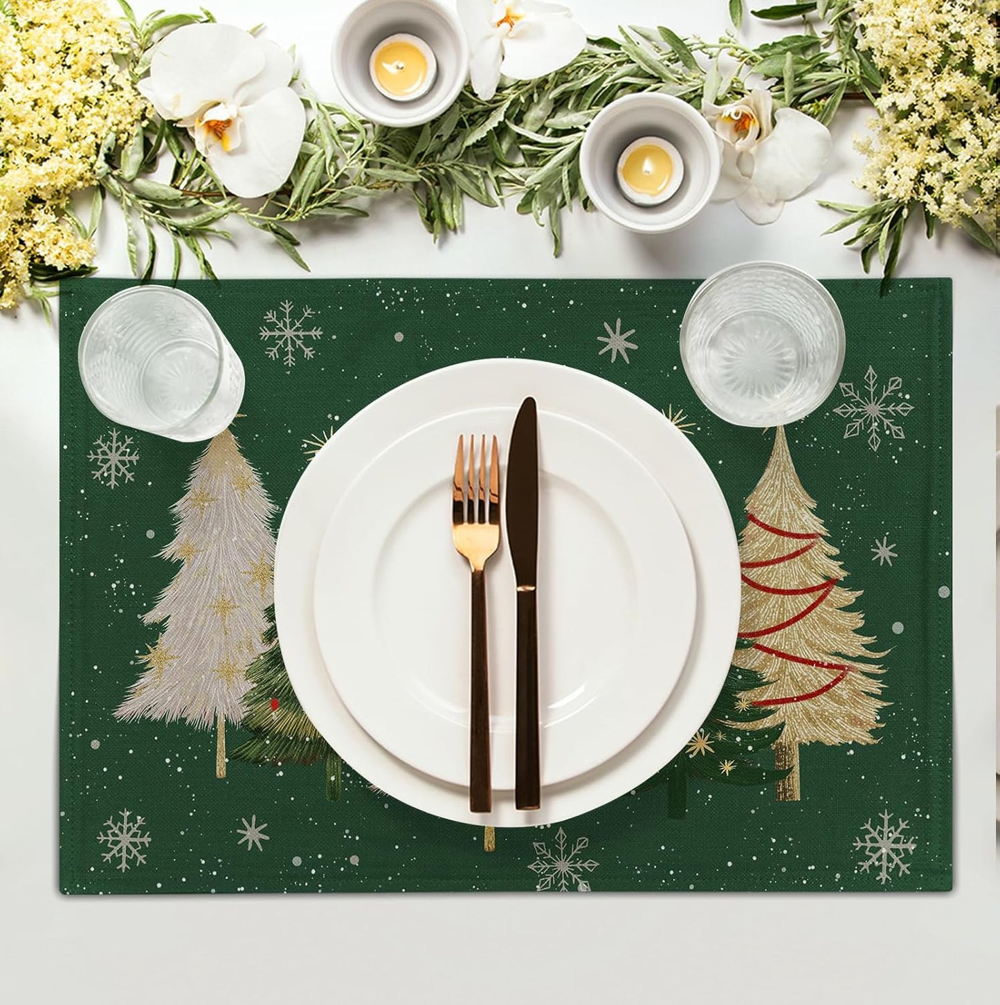Green Christmas Tree Placemats Set of 4, 12x18 Inch Xmas Trees Snowflakes Winter Holiday Place Mats Seasonal Washable Linen Table Mats for Indoor Outdoor Kitchen Dining Party Décor