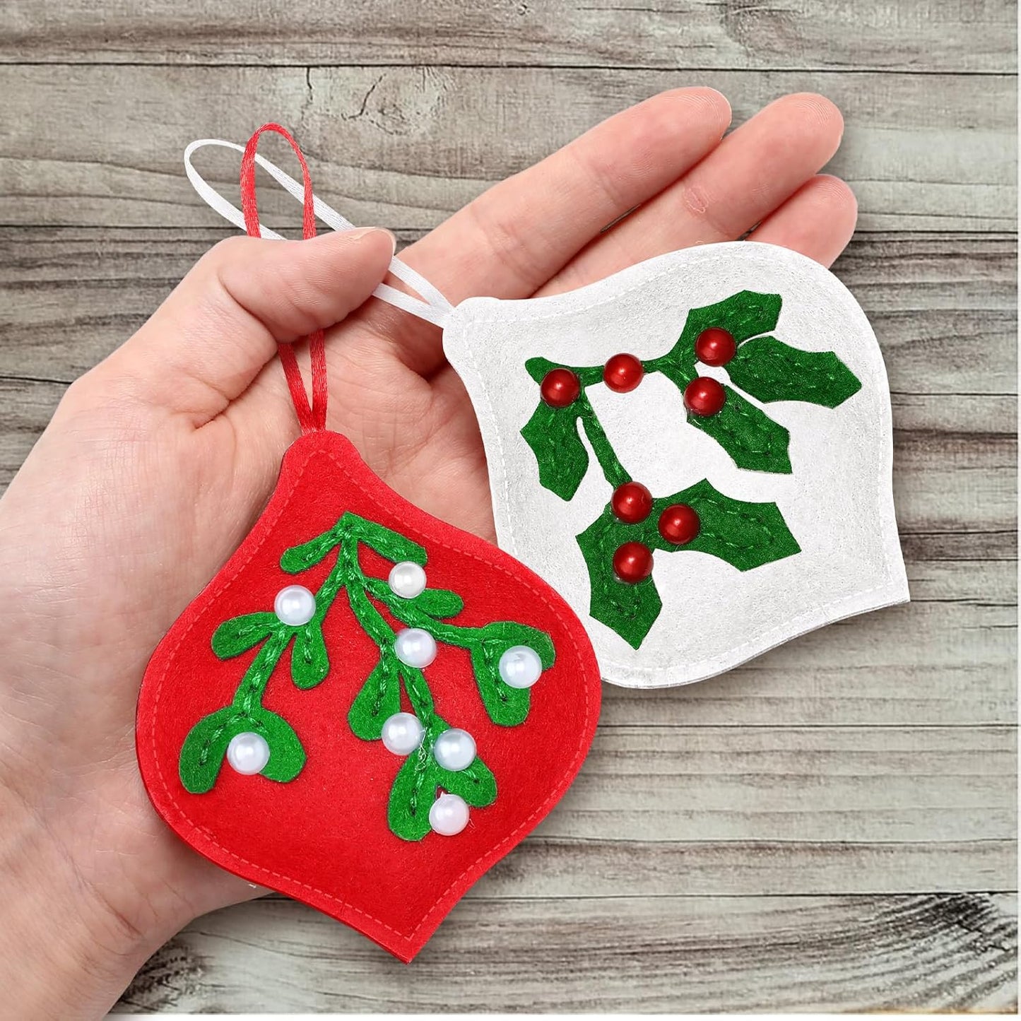 12 Pcs Christmas Felt Ornaments for Tree Red and White Mistletoe and Holly Leaves with Berries Poinsettias 3D Hanging Decorations Hanging Felt Craft for Christmas Party Favors Gifts