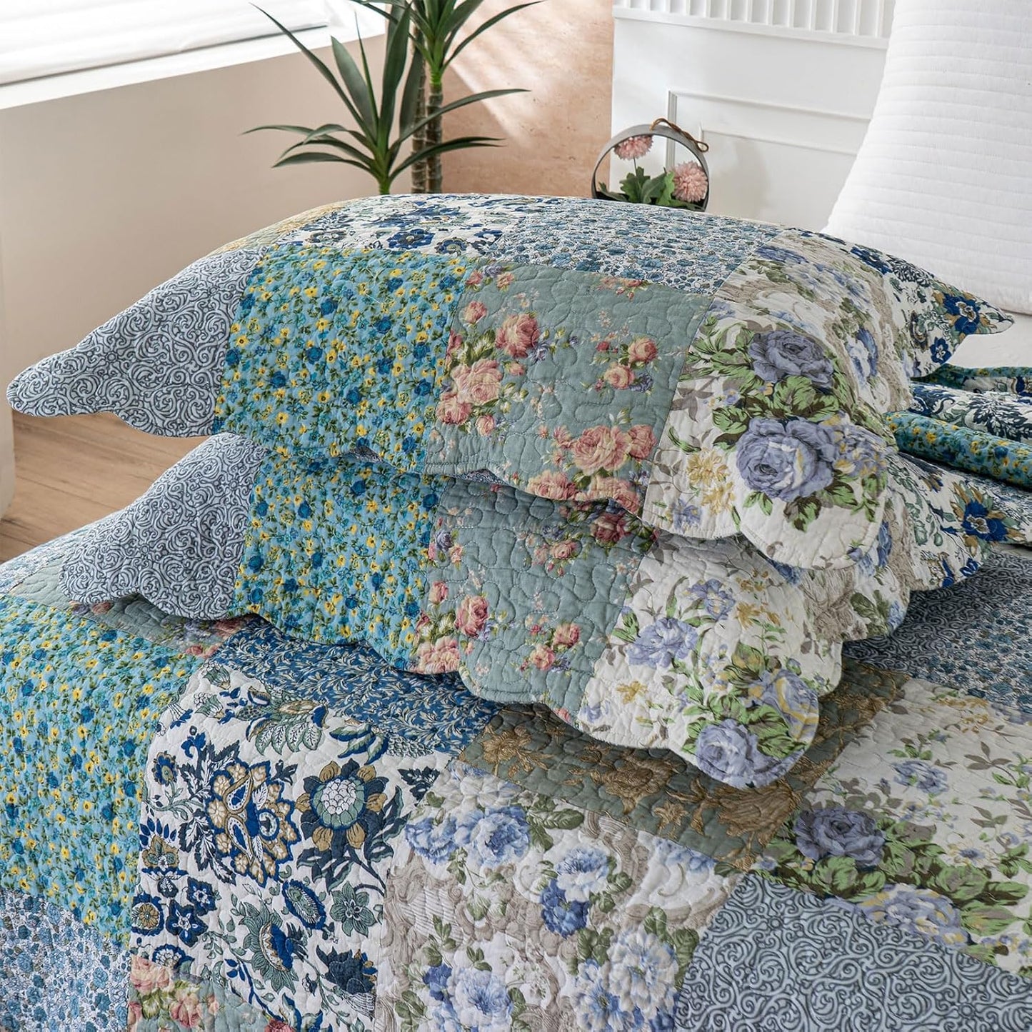 YAYIDAY Quilts Queen Size Patchwork Bedspread Set - 100% Cotton Reversible Breathable Floral Quilted Quilt with Pillow Shams Fit All Season