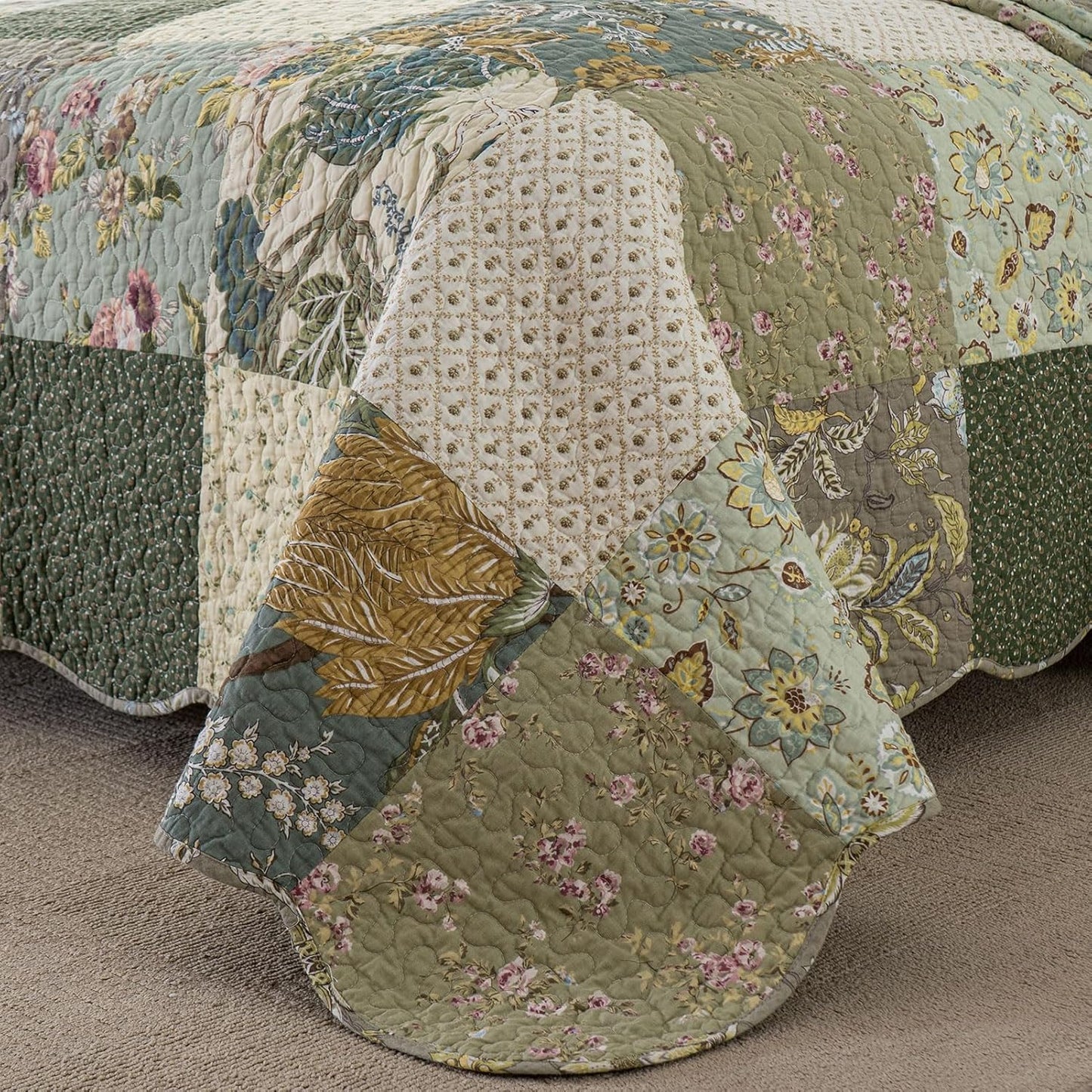 YAYIDAY Oversized Queen Quilt Set Patchwork Bedspread (110x118 Inch) - 100% Cotton Reversible Breathable Floral Quilted Coverlet with Pillow Shams Fit All Season
