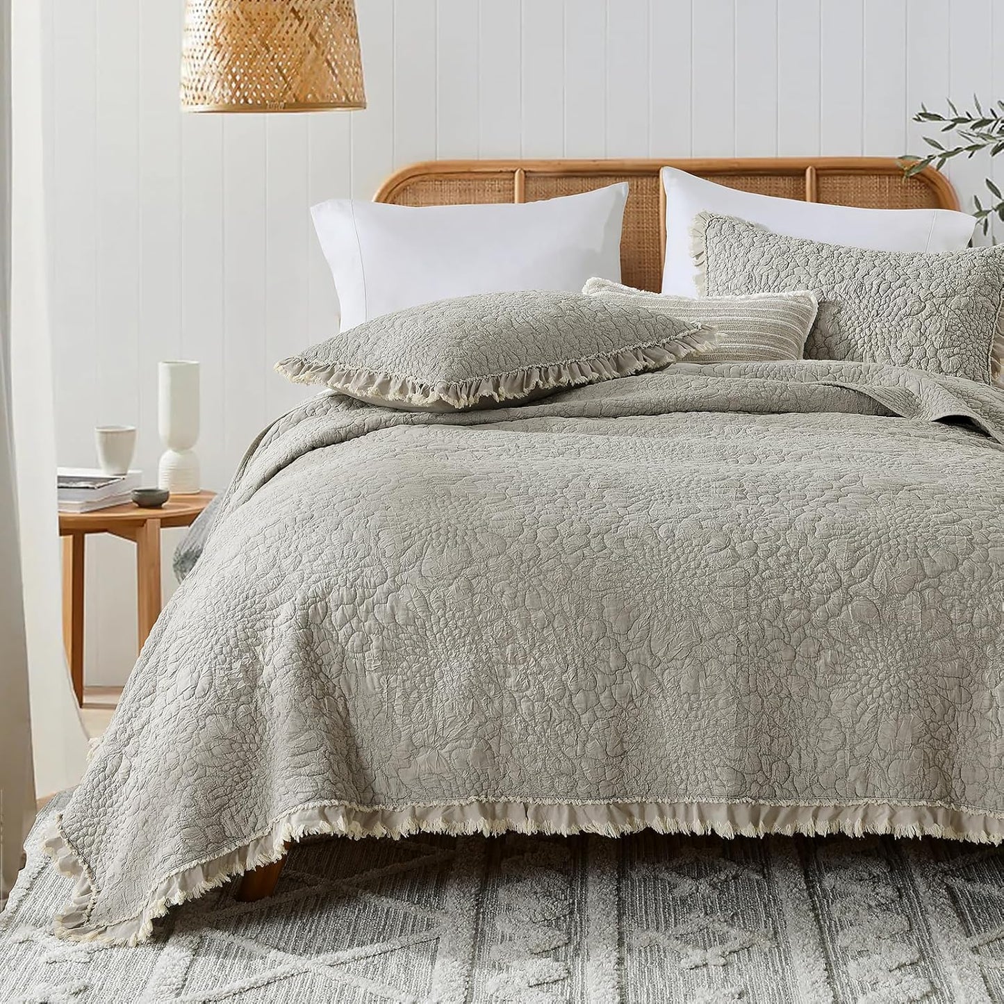 HORIMOTE HOME Beige Ruffled Quilt Queen Size, Stone-Washed Microfiber Lightweight Crinkled Farmhouse Rustic Shabby Chic Bedding Set, 3 Pieces Reversible Bedspread with Pillow Shams for All Season