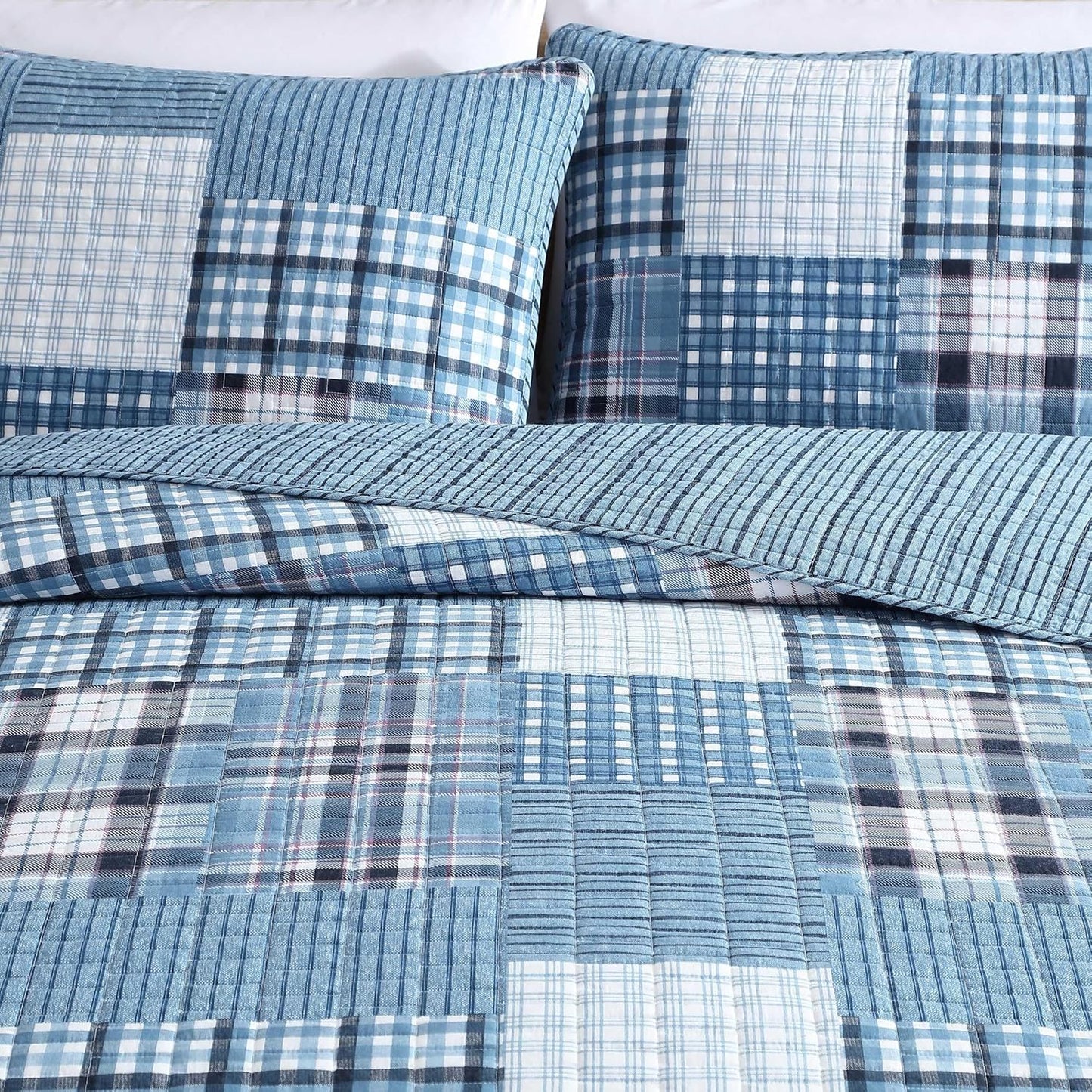 Eddie Bauer - Queen Quilt Set, Reversible Cotton Bedding with Matching Shams, Classic Floral Home Decor with Plaid Reverse (Flower Field Green, Queen)