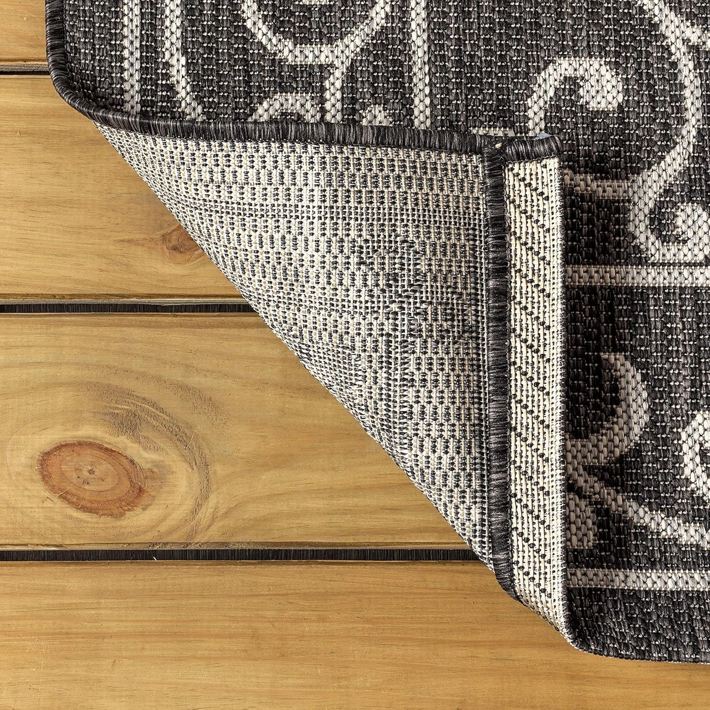 JONATHAN Y Vintage Filigree Indoor Outdoor Square Area Rug 6X6 Black/Gray, Charleston Textured Weave for Backyard, Patio, Porch, Easy-Cleaning, High Traffic, Pet-Friendly, Non-Shedding (SMB106G-6SQ)