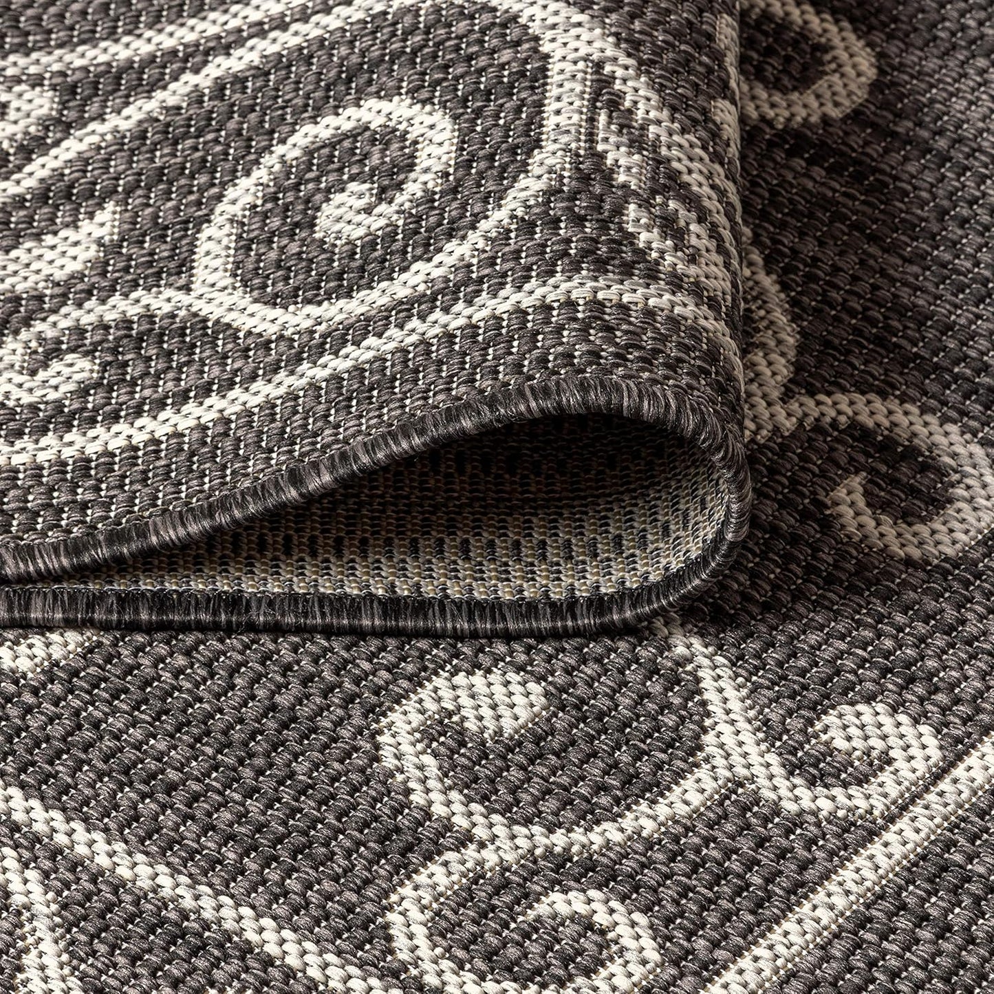 JONATHAN Y Vintage Filigree Indoor Outdoor Square Area Rug 4X4 Black/Gray, Charleston Textured Weave for Backyard, Patio, Porch, Easy-Cleaning, High Traffic, Pet-Friendly, Non-Shedding (SMB106G-4SQ)