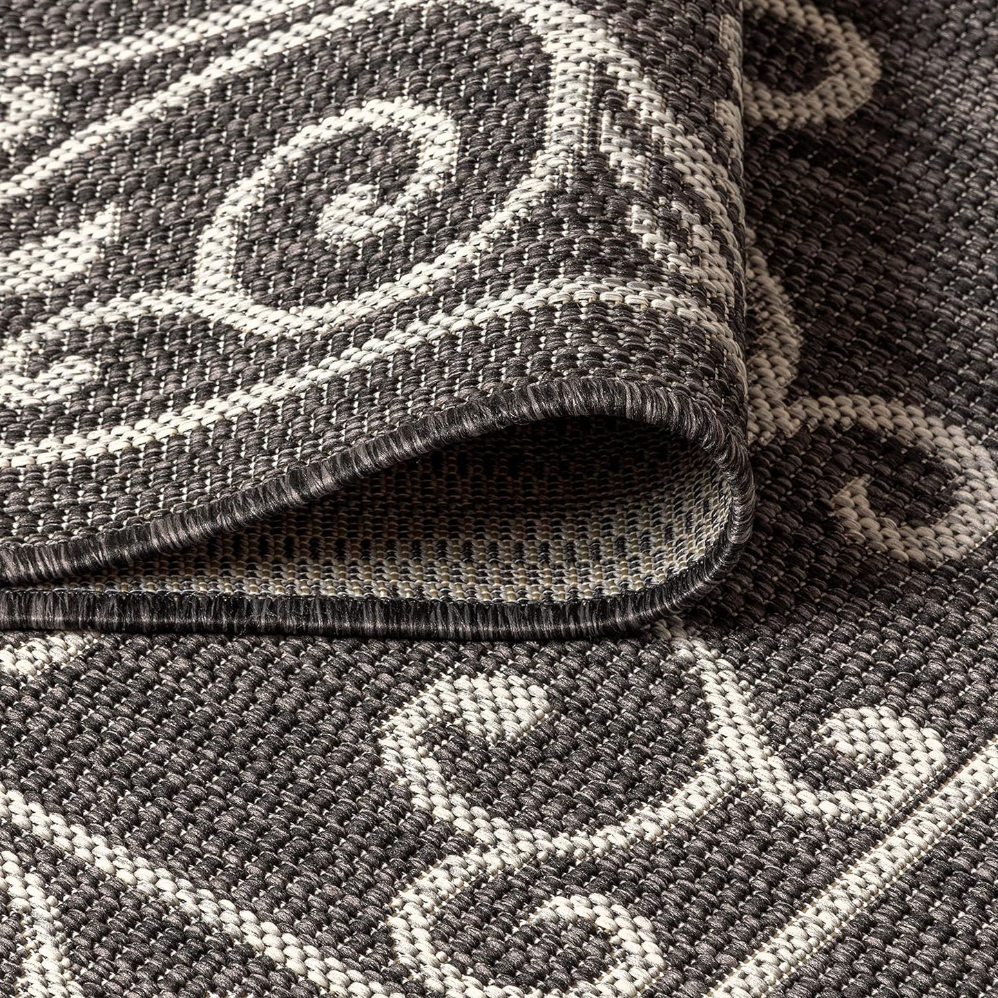 JONATHAN Y Vintage Filigree Indoor Outdoor Round Area Rug 9 Ft Black/Gray, Charleston Textured Weave for Backyard, Patio, Porch, Easy-Cleaning, High Traffic, Pet-Friendly, Non-Shedding (SMB106G-9R)